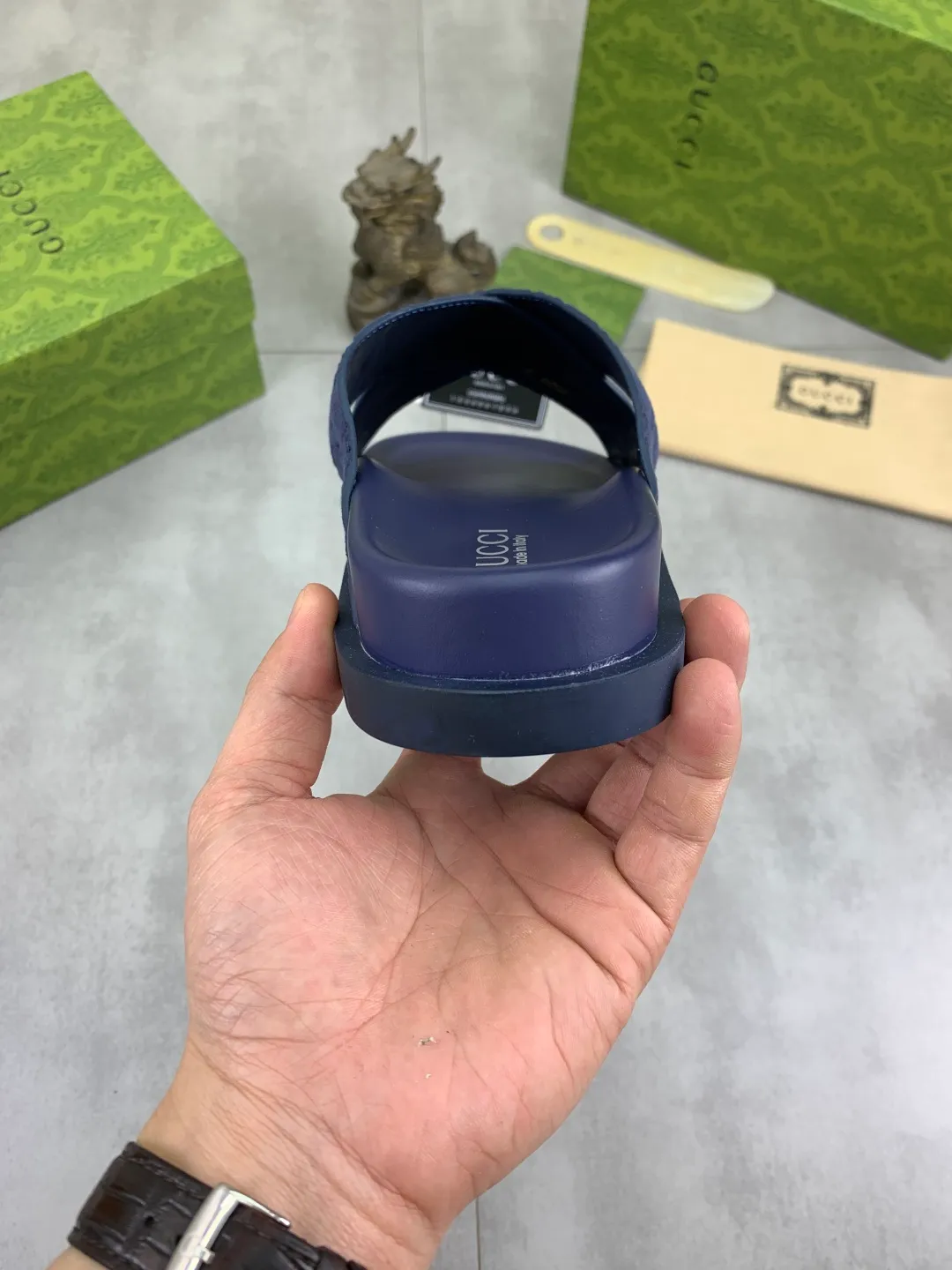 Men's Men's Shoes💰P320💰[New Style]🎁🎁🎁 High-quality GUCCI new casual slippers for the Year of the Snake, original official website, perfect workmanship, transmitting a kind of noble luxury, sublimating its definition of luxury in Gucci's high-end extraordinary craftsmanship. Original Gucci double G combination outsole, code number: 38-44 (45 customized)
